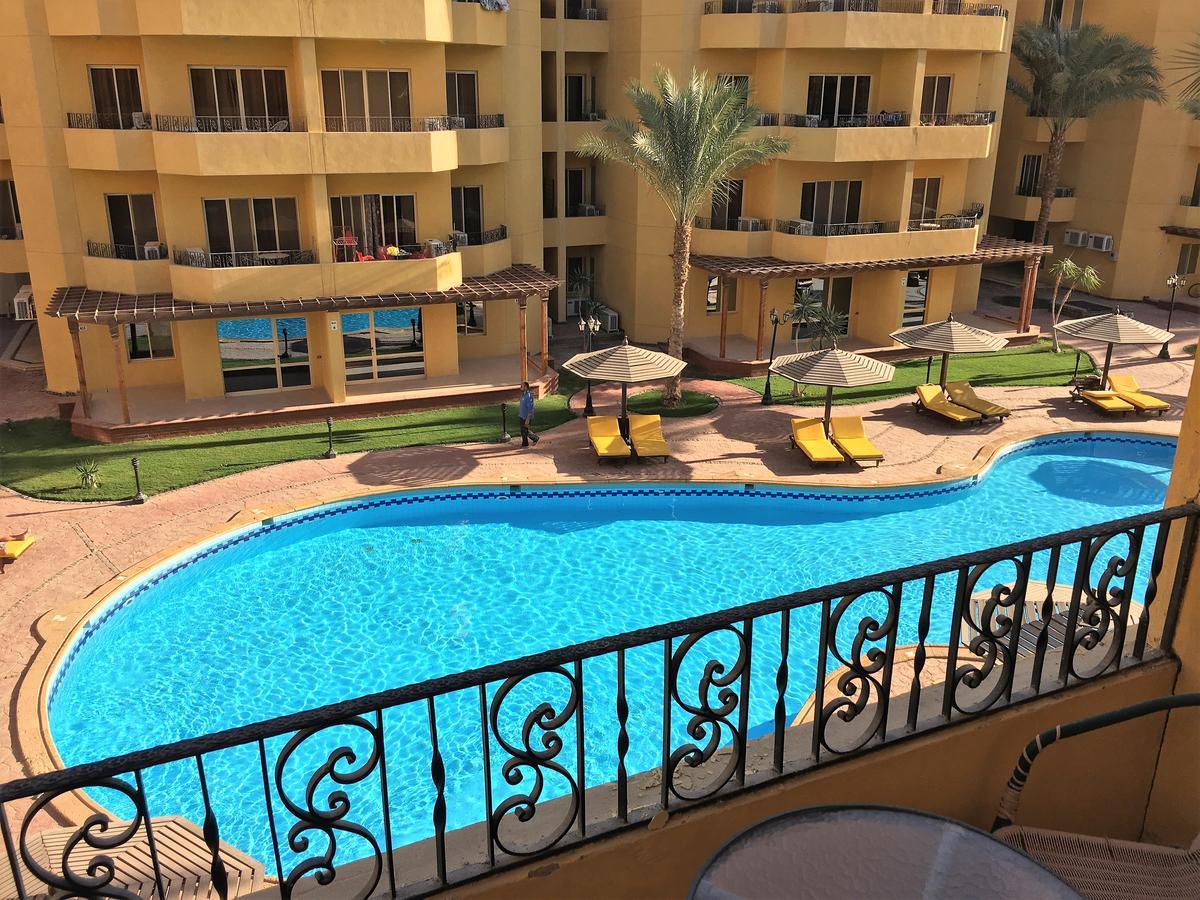 Pool View Apartments At British Resort - Unit 13 Hurghada Exteriör bild